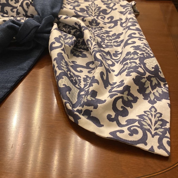 Custom Window Valance - Picture 15 of 16